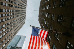 【2026年最新】デミニミス廃止が越境ECに与える影響と日本企業が取るべき対策